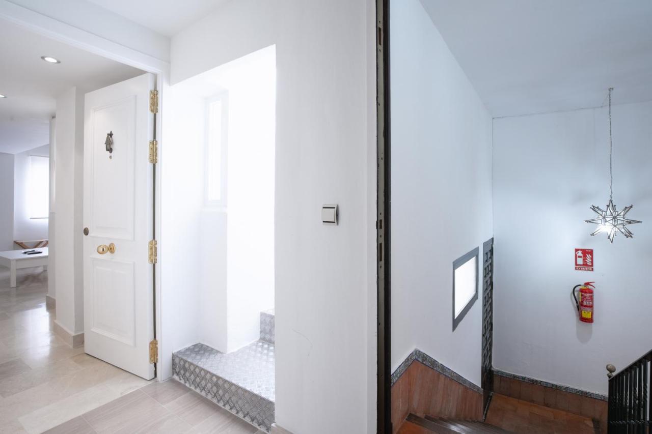 Historic Building Cathedral Apartment เซบีญา ภายนอก รูปภาพ